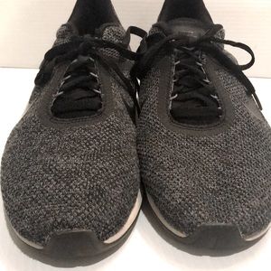 Nike Men’s Athletic /Running shoes Heather gray Tweed Material , Black size 12